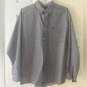 Men’s Ariat dress shirt black and white sz  XL - very nice! Like new!